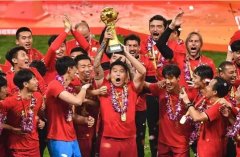 2018赛季上海上港击败广州恒大，夺得队史首个中超联赛冠军