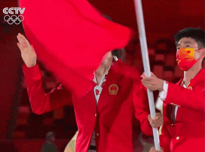 朱婷代表着中国女性地位很高啊！东京奥运开幕，中国代表团入场