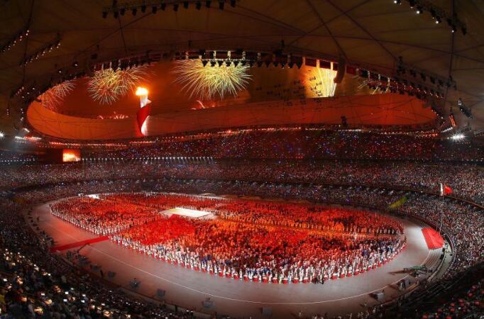 如果说北京奥运会是前者的典范，那东京奥运会无疑就是后者的写照了