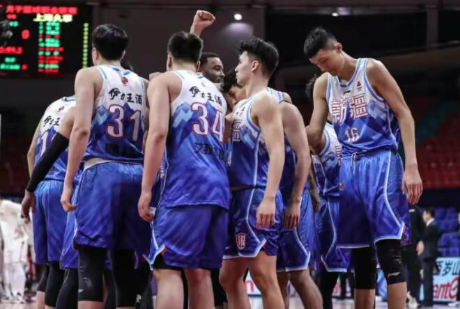 一年提前混到头，新疆男篮休赛季干些啥？