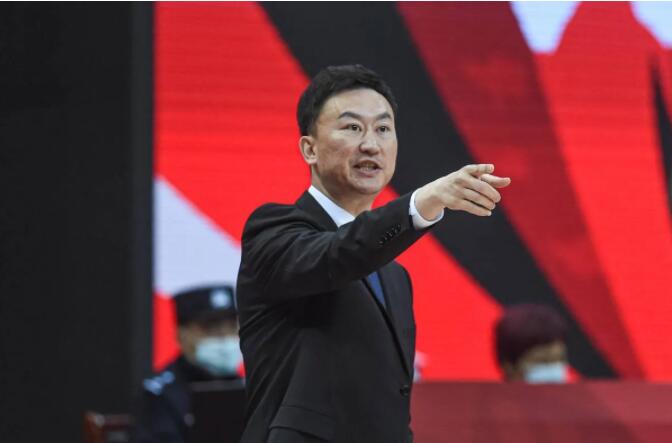 记者：北京男篮并未高薪聘请刘维伟